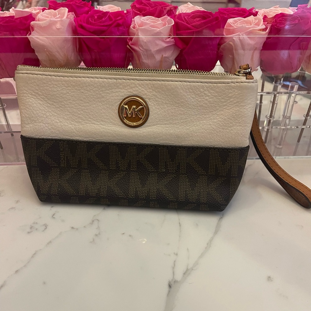 Michael Kors Wristlet